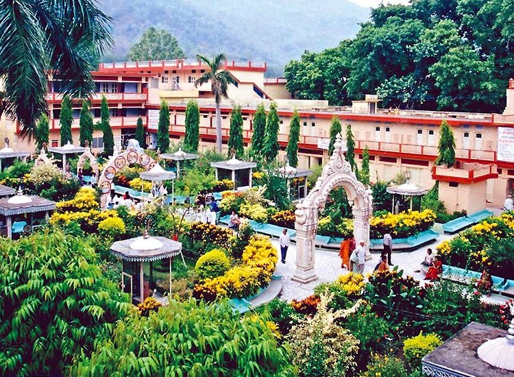 Ashrams in Rishikesh