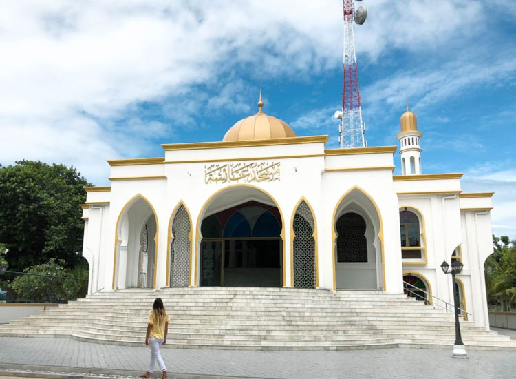 Thoddoo Buddhist Temple in Maldives