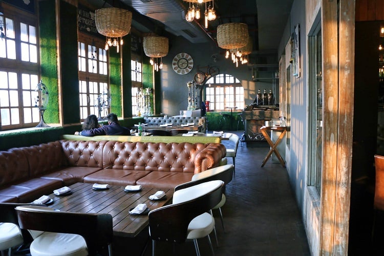 Farzi Cafe Restaurant Restaurant in Delhi