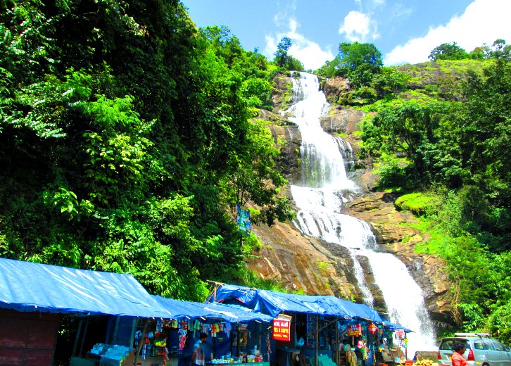 one-day-trip-munnar-Cheeyappara-Waterfalls
