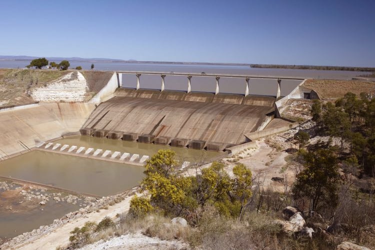 emerald-dam-and-lake
