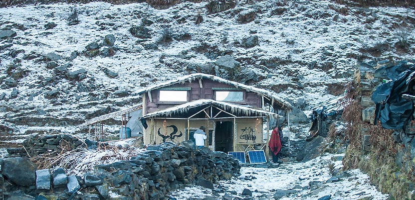 snowfall in chopta uttarakhand