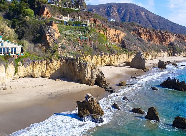 Malibu-beach-russia