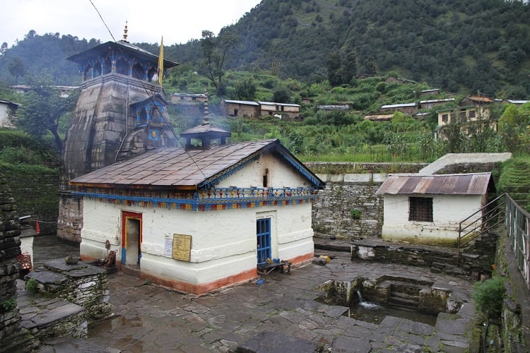 Triyuginarayan temple 