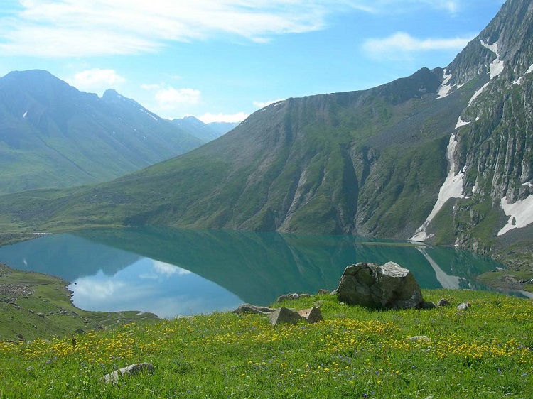 Khilanmarg Valley Trek