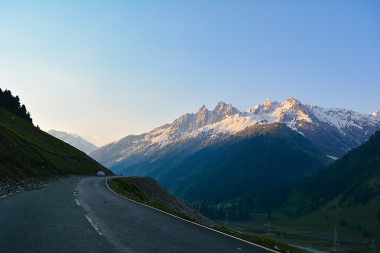 Thajiwas Glacier Treks in Kashmir