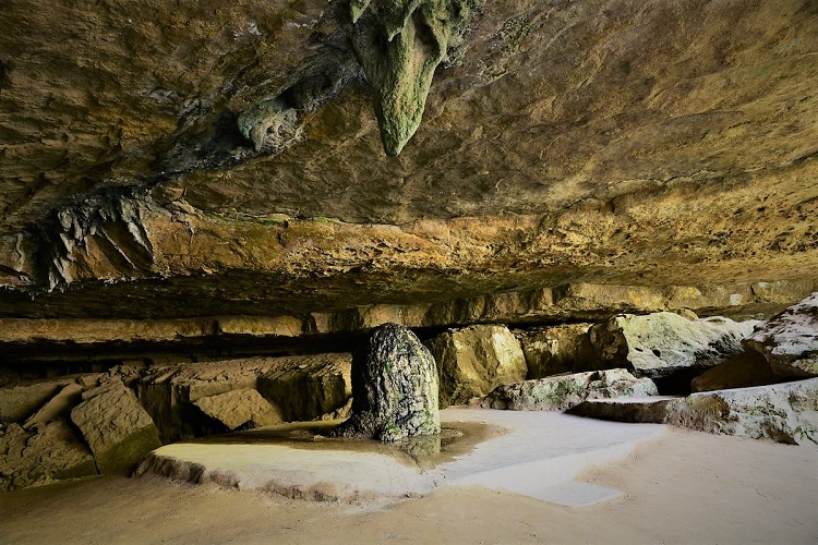 Mawjymbuin Cave