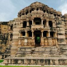 Golden-Triangle-with-Varanasi-Khajuraho