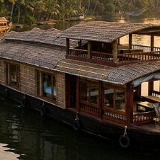 Luxury-Kerala-Cruise-&-Backwaters-Tour