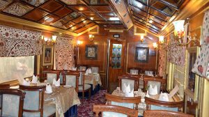 Dining-Palace-on-Wheels