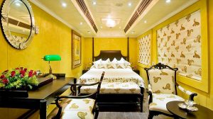 cabin-Palace-on-Wheels