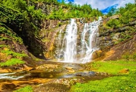 Sirki Waterfall in Pasighat