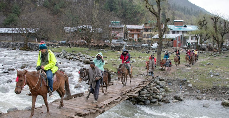 Horse ride to Baisaran Meadow