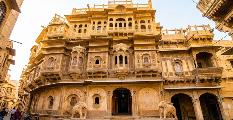 How to Avoid Crowds at Nathmalji Ki Haveli