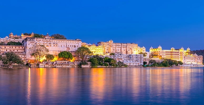 City Palace Udaipur – A Lakefront Palace Experience at the Heart of Old Udaipur
