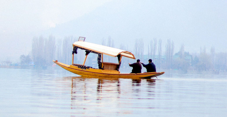 Dal Lake – The Core Srinagar Lake Experience