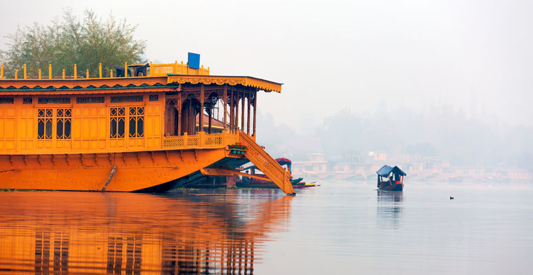 Nigeen Lake – Best Quiet Alternative to Dal Lake